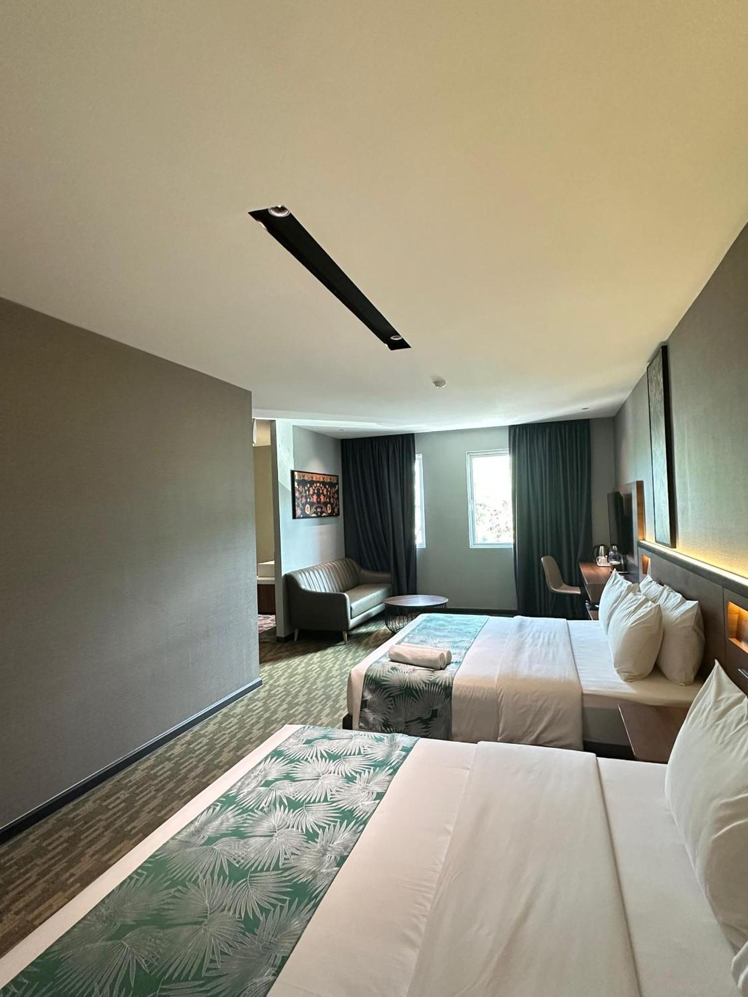 ג'והור בהרו Nb Hotel מראה חיצוני תמונה